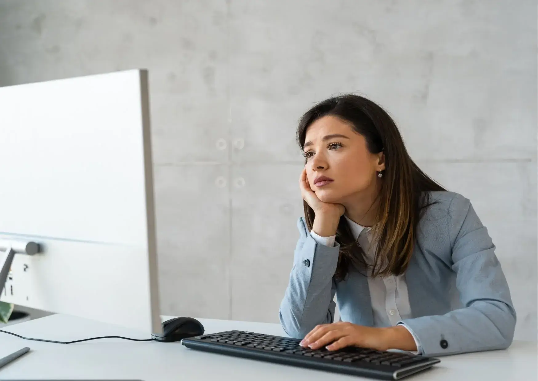 Een werknemer die geen werkplezier meer heeft in haar werk
